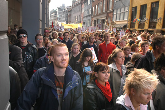 Právo na protest pro Romy i proti nim